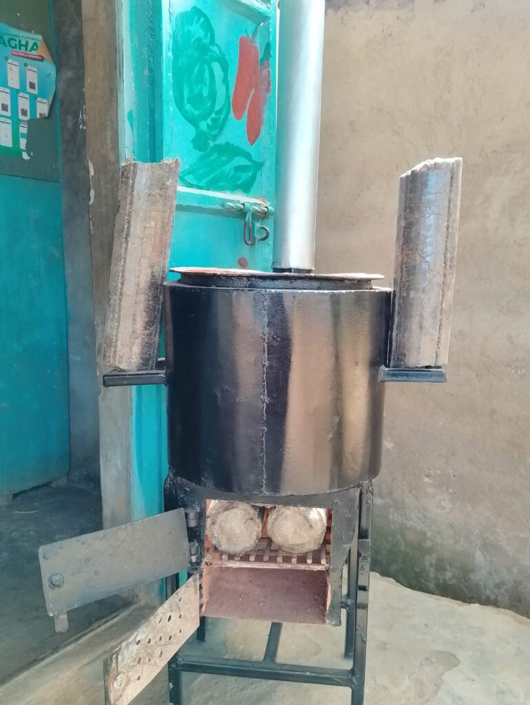 A combustible jiko is a type of stove commonly used in many parts of the world for cooking and heating. It typically burns biomass fuels such as wood, charcoal, agricultural residues, or other organic materials. 